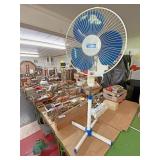 Oscillating fan