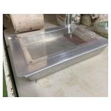 Retro cake pan with cover