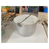 Aluminum pot