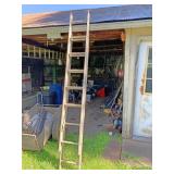 Aluminum extension ladder