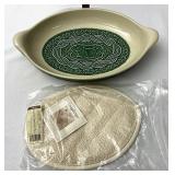 American craft Ivy baking dish and hot pad