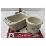 NIB Traditional Holly sweetener and toothpick set