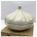 Longaberger Longaberger NIB Ivory garlic roaster