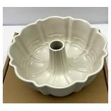 NIB Ivory fluted cake pan