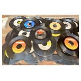 Lot of 45 vinyl records
