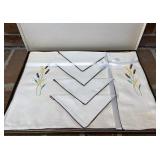 Cat tails Luncheon set