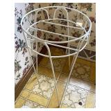 Metal plant stand