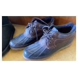 Ladies size 8 duck boots