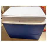 Rubbermaid cooler