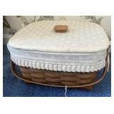 Longaberger cake with liner protector riser and