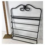 Magazine wall rack