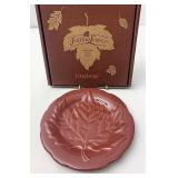 NIB USA Paprika leaf plate