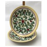 USA  American Holly snack/luncheon plates (2)
