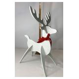 Woodcrafts white reindeer