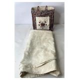 Table cloth and tote with Protector
