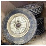 Lawnmower wheels
