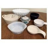 Assorted kitchen items