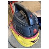 Small wet dry vac no hoes