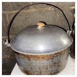 Aluminum Dutch oven