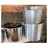Stock pots