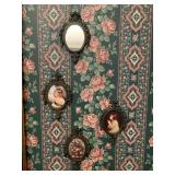 Small picture in the mirror
