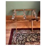 Light weight luggage stand