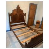 Walnut three-quarter bed bed frame very beautiful