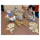 Figurines