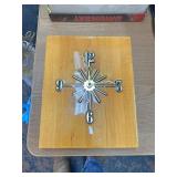 Battery operated clock