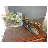 Wall Decour and fake plant