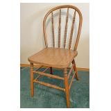 Bow back kitchen chair with turn spindles