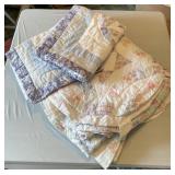 Full-size wedding ring pattern quilt with two