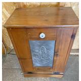 Decorative waist bin
