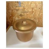 Gold chamber pot