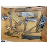 Brace, plane, saw sets gas valve