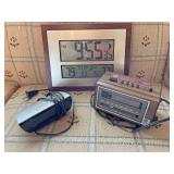 To digital clocks 1GE digital alarm AM/FM radio