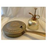Ash pan and atomizer