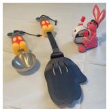 Mickey Mouse spatula and scoop with energizer