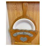 Find China wooden hanging paper plate holder