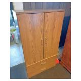 Storage cabinet with drawers