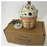 CC little cupcake with Protector lid and tie on