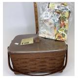 Lunchbox with liner and lid