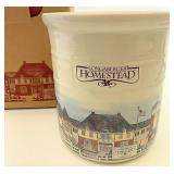 USA 2QT Homestead crock