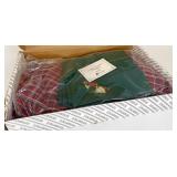 Round tablecloth and topper