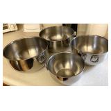Stainless mixing bowl set