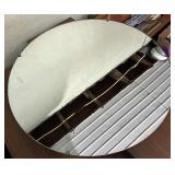 Round mirror