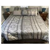 Queen size bed Linens not included