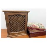 Lot of jewelry boxes