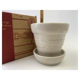 USA NIB Ivory large flower pot