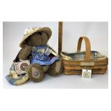 Signed by family 2001 Bee With Boyds Bear Liner